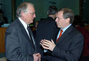 Jeannot Krecké et Guenter Verheugen, commissaire en charge de des Entreprises et de l'Industrie