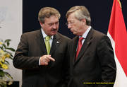 Jean Asselborn, ministre des affaires étrangères, président en exercice du Conseil de l'UE et Jean-Claude Juncker, Premier ministre et président en exercice du Conseil européen