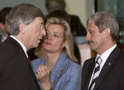 Jean-Claude Juncker, Mikulas Dzurinda, Premier ministre slovaque et Ursula Plassnik, ministre autrichienne des Affaires étrangères