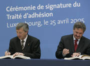 Signature du traité d’adhésion de la Bulgarie et de la Roumanie à l’UE