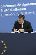 Signature du traité d’adhésion de la Bulgarie et de la Roumanie à l’UE