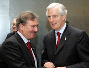 Jean Asselborn, ministre des Affaires étrangères et de l'Immigration, et Michel Barnier, ministre français des Affaires étrangères