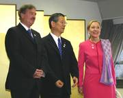 Jean Asselborn, Benita Ferrero-Waldner, commissaire en charge des Relations extérieures, et Machimura Nobutaka, ministre japonais des Affaires étrangères