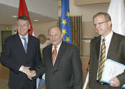 Nicolas Schmit, George Iacovou, ministre chypriote des Affaires étrangères, et Oli Rehn, commissaire chargé de l'Elargissement