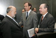 Norman Caldera Cardenal, ministre des Affaires étrangères du Nicaragua, Ignacio Walker, ministre des Affaires étrangères du Chili, et Ricardo Duran, ministre des Affaires étrangères du Panama