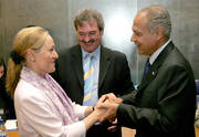 Benita Ferrero Waldner, membre de la Commission européenne, Jean Asselborn et Ahmed Aboul Gheit, ministre égyptien des Affaires étrangères