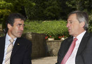 Jean-Claude Juncker and Danish Prime Minister Anders Fogh Rasmussen