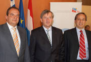 Le Premier ministre grec Costas Caramanlis, le Premier Ministre Jean-Claude Juncker et George Alogoskoufis, ministre grec de l’économie et des Finances