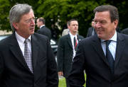 Jean-Claude Juncker, Premier ministre et ministre des Finances, et Gerhard Schröder, Chancelier fédéral allemand