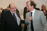 Louis Michel, commissaire en charge du Developpement et de l'Aide humanitaire, et Jean-Louis Schiltz, ministre de la Coopération