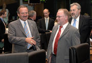 Lucien Lux, ministre Luxembourgeois des Transports (à droite)
